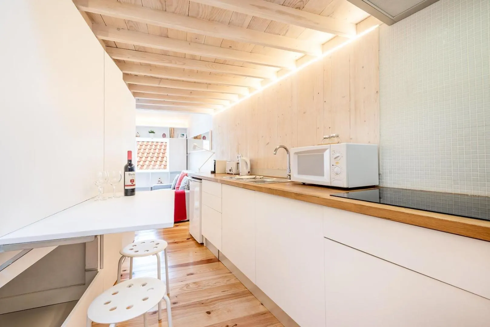 Апартаменты Guestready - A Charming Wooden Retreat Лиссабон